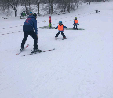lyžování na Kozákově