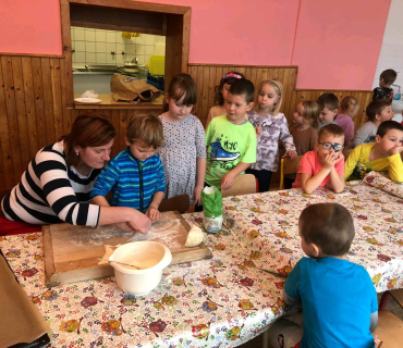 Pečeme svatomartinské rohlíčky