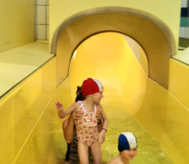 Plavání s tobogánem