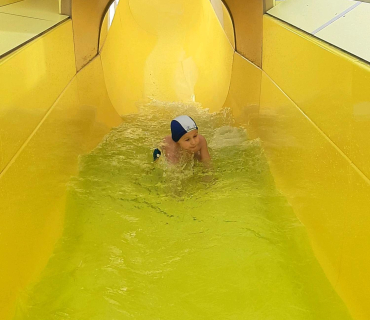 Plavání s tobogánem