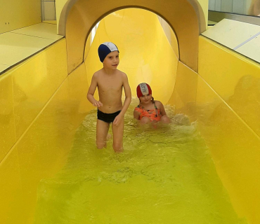 Plavání s tobogánem