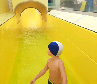 Plavání s tobogánem