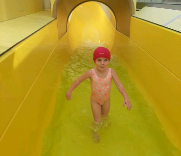 Plavání s tobogánem