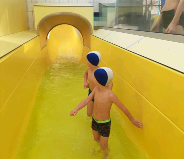 Plavání s tobogánem