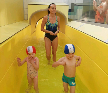 Plavání s tobogánem