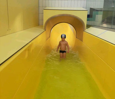 Plavání s tobogánem