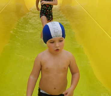 Plavání s tobogánem
