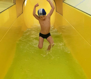 Plavání s tobogánem