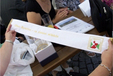 Předání bíle stuhy - 20. srpna 2011