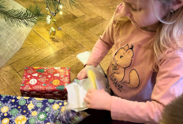 Rozbalování dárečků v MŠ